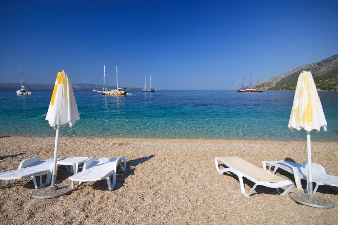 Apartment In Bol With Seaview, Terrace, Air Condition, Wifi Bagian luar foto