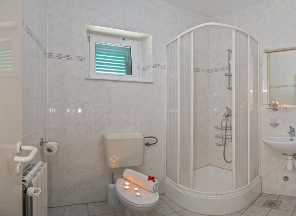 Apartment In Bol With Seaview, Terrace, Air Condition, Wifi Bagian luar foto